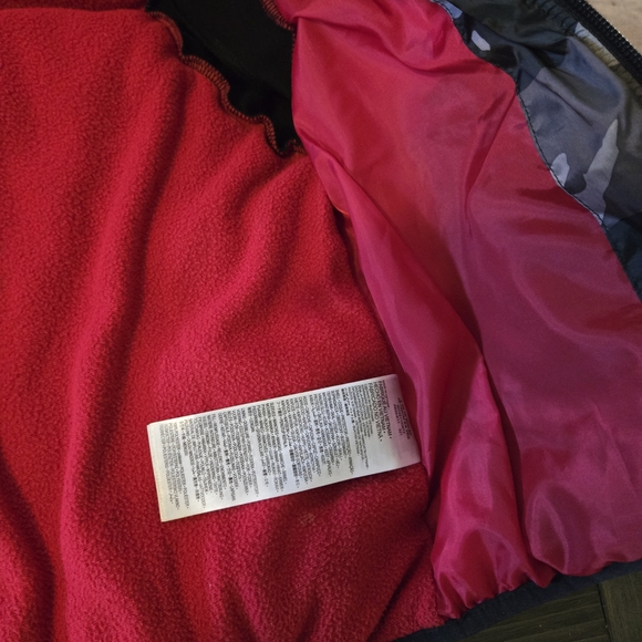 Kids Camo Puffer Jacket with Red Accents - Picture 3 of 7